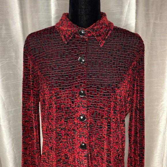Draper’s & Damon’s Petite L Geometric Burnout Velour Blood Red Button Down Top - Picture 5 of 7
